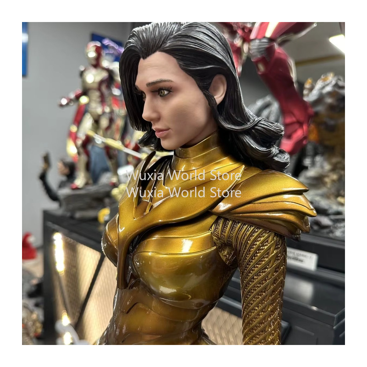 Bandai Wonder Woman Figur aus Kunstharz in Gold, 70 cm Höhe, Dekoratives Anime Desktop Ornament - Bild 3