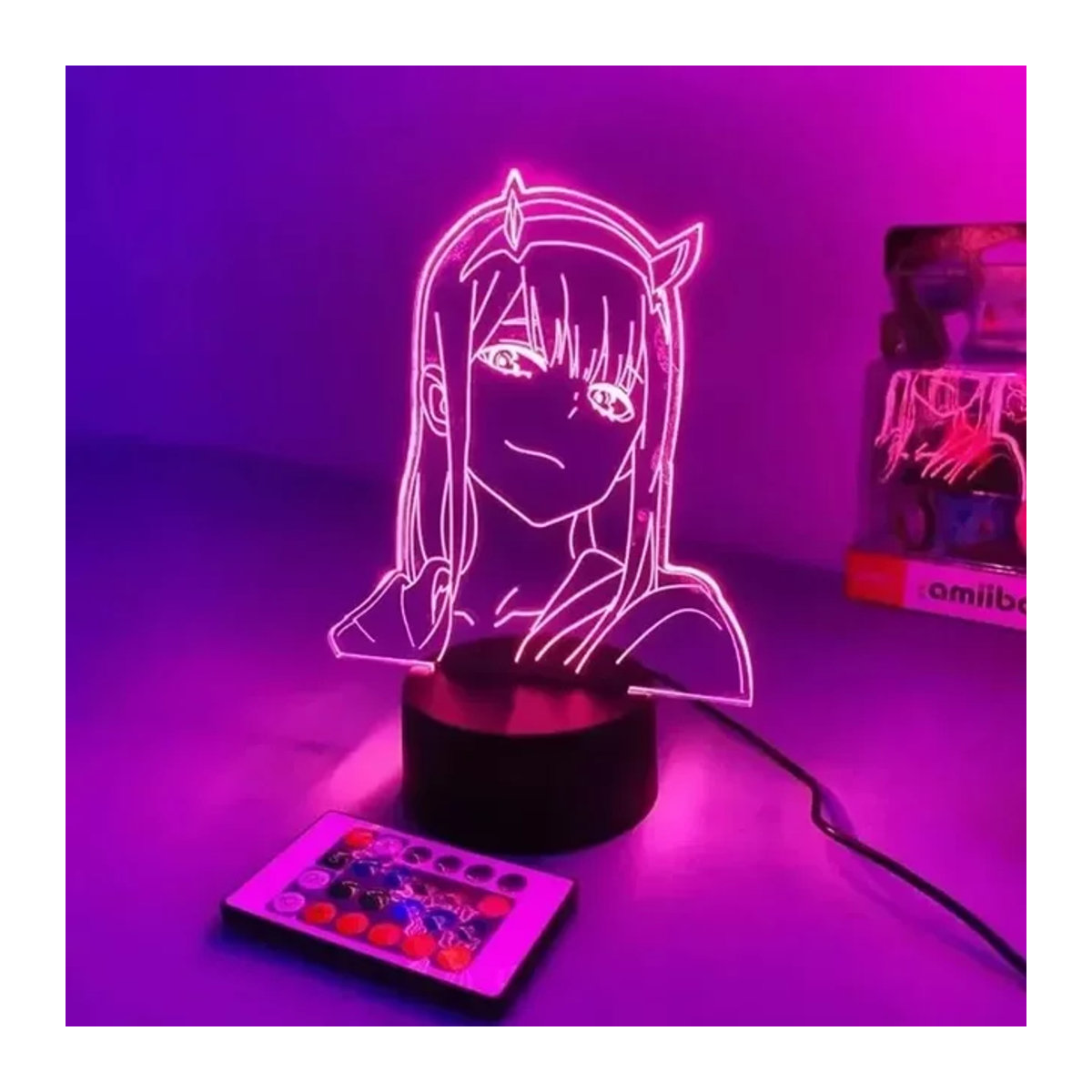 Bandai Zero Two Anime 3D LED Nachtlicht aus Acryl mit Farbwechsel als Schreibtischlampe in Bunt - Bild 1