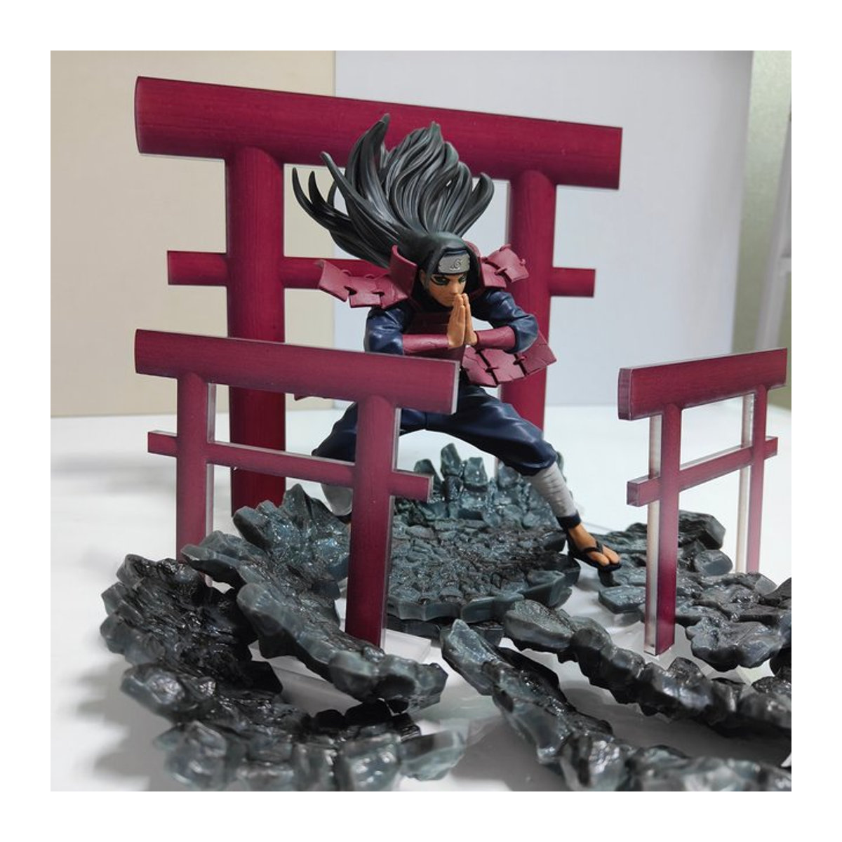 Banpresto Naruto Anime Senju Hashirama Vibration Stars Actionfigur mit Basis und Torii Acryl-Ständer, mehrfarbig - Bild 1