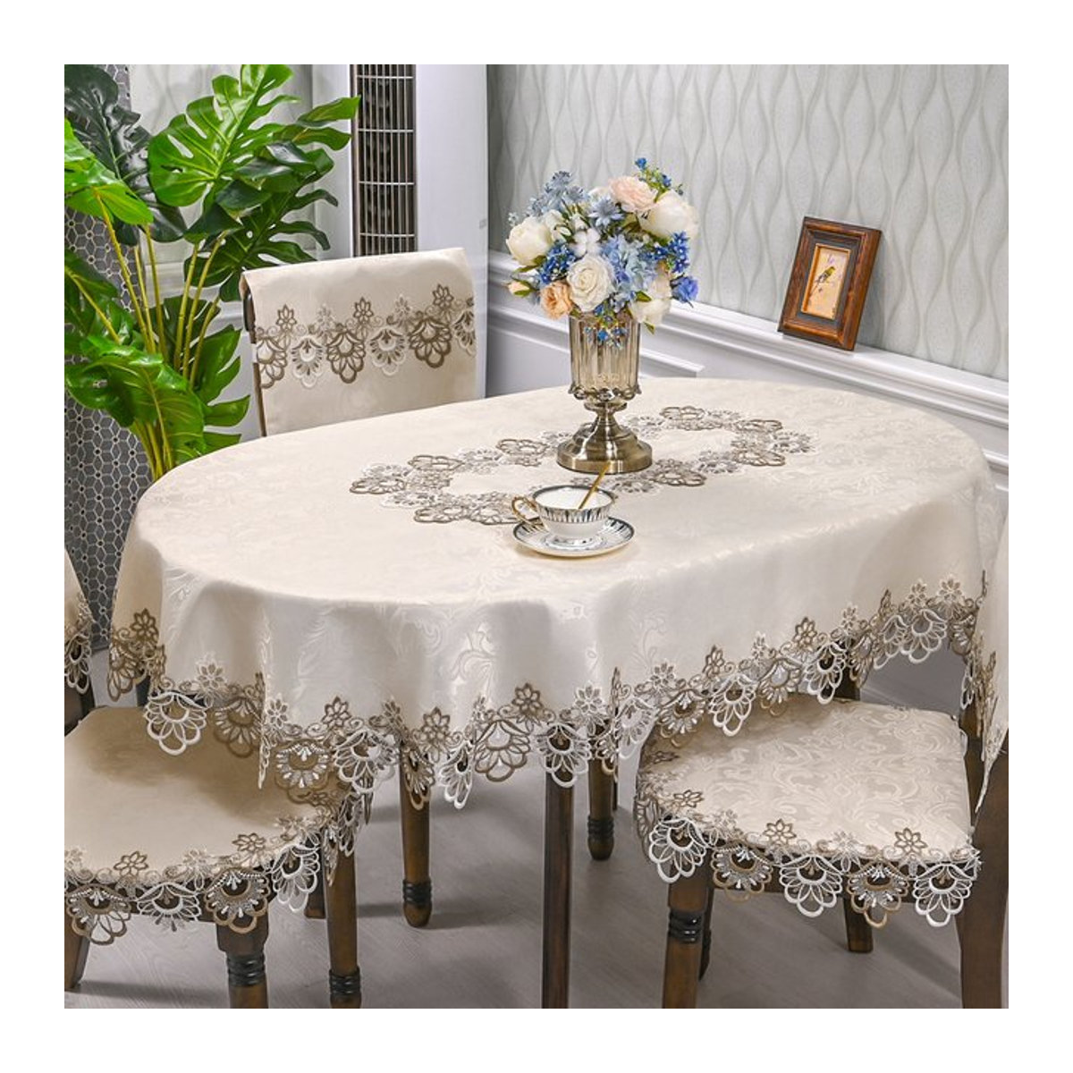 Battilo Ovale Tischdecke mit Makramee-Spitze in Beige und Creme als Tischtuch für Esstisch, Küche oder Party-Dekoration - Bild 1