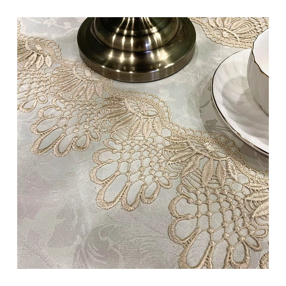 Battilo Ovale Tischdecke mit Makramee-Spitze in Beige und Creme als Tischtuch für Esstisch, Küche oder Party-Dekoration - Bild 4