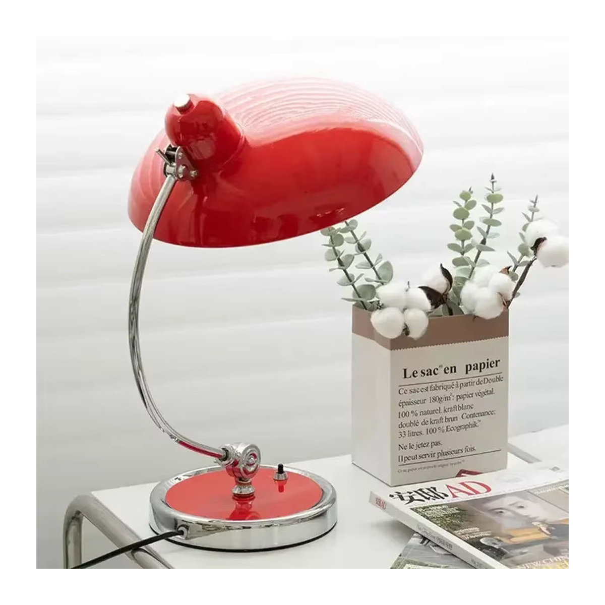 Bauhaus Moderne Tischlampe aus Metall in Rot für Wohnzimmer Schlafzimmer und Arbeitszimmer - Bild 2