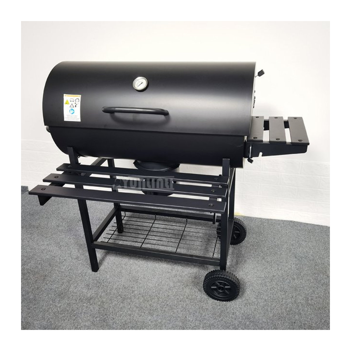 BBQ Holzkohlegrill im Barrel-Stil aus verchromtem Eisen in Schwarz mit Thermometer und drei Racks - Bild 1