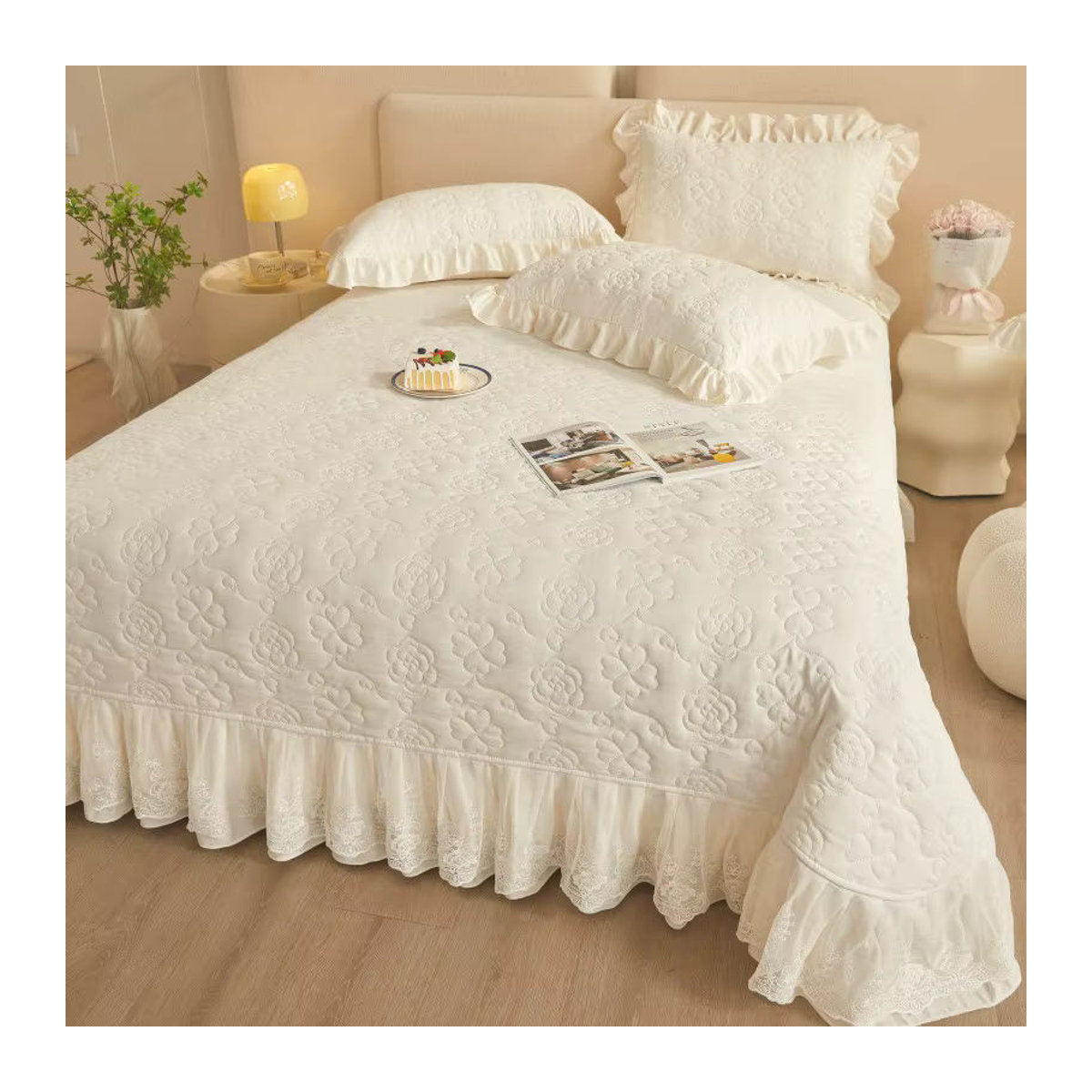 Bettwäsche-Set mit Blumen geprägter weißer Spitze, bestehend aus einer Tagesdecke und 2 Kissenbezügen - Bild 2