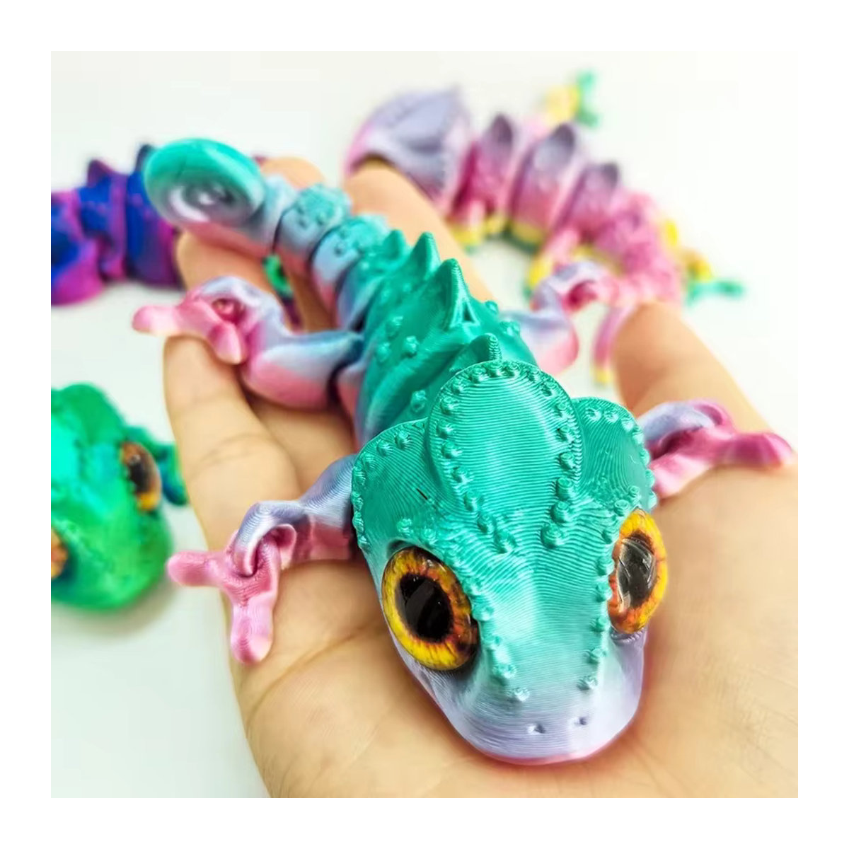 Bewegliche Chamäleon Figur aus dem 3D-Druck als buntes Zappelspielzeug und Desktop-Ornament für dich - Bild 4