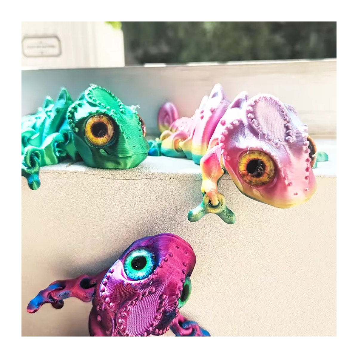 Bewegliche Chamäleon Figur aus dem 3D-Druck als buntes Zappelspielzeug und Desktop-Ornament für dich - Bild 5
