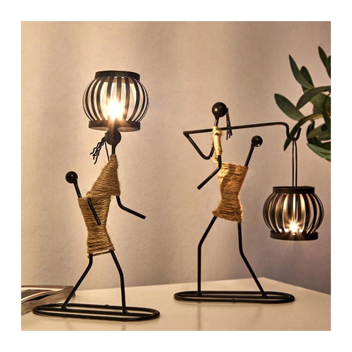 Binchi Lighting Appliances Kerzenständer aus Metall in Schwarz mit skandinavischem Design als abstrakte Mensch-Skulptur für Teelichter, Stumpenkerzen und Votivkerzen - Bild 1