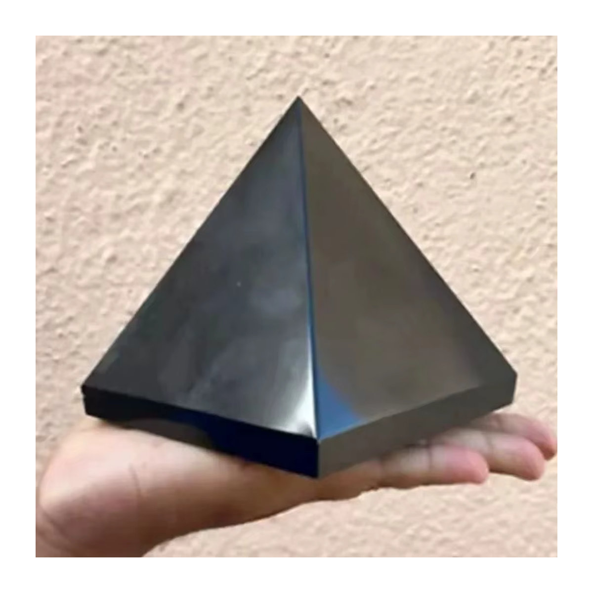 Blace Obsidian Pyramide aus schwarzem Naturstein als poliertes Kristall-Dekor für Reiki und Energiearbeit - Bild 4