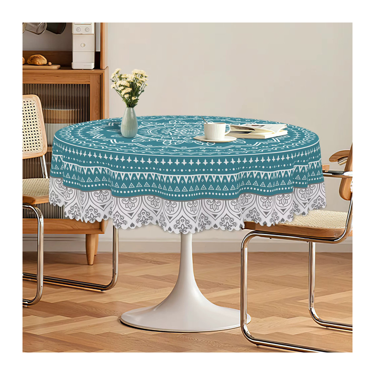 Blau gemusterte Polyester-Tischdecke mit geometrischen Bohemian-Formen und gewelltem Rand für deine Küchen- und Raumdekoration - Bild 2