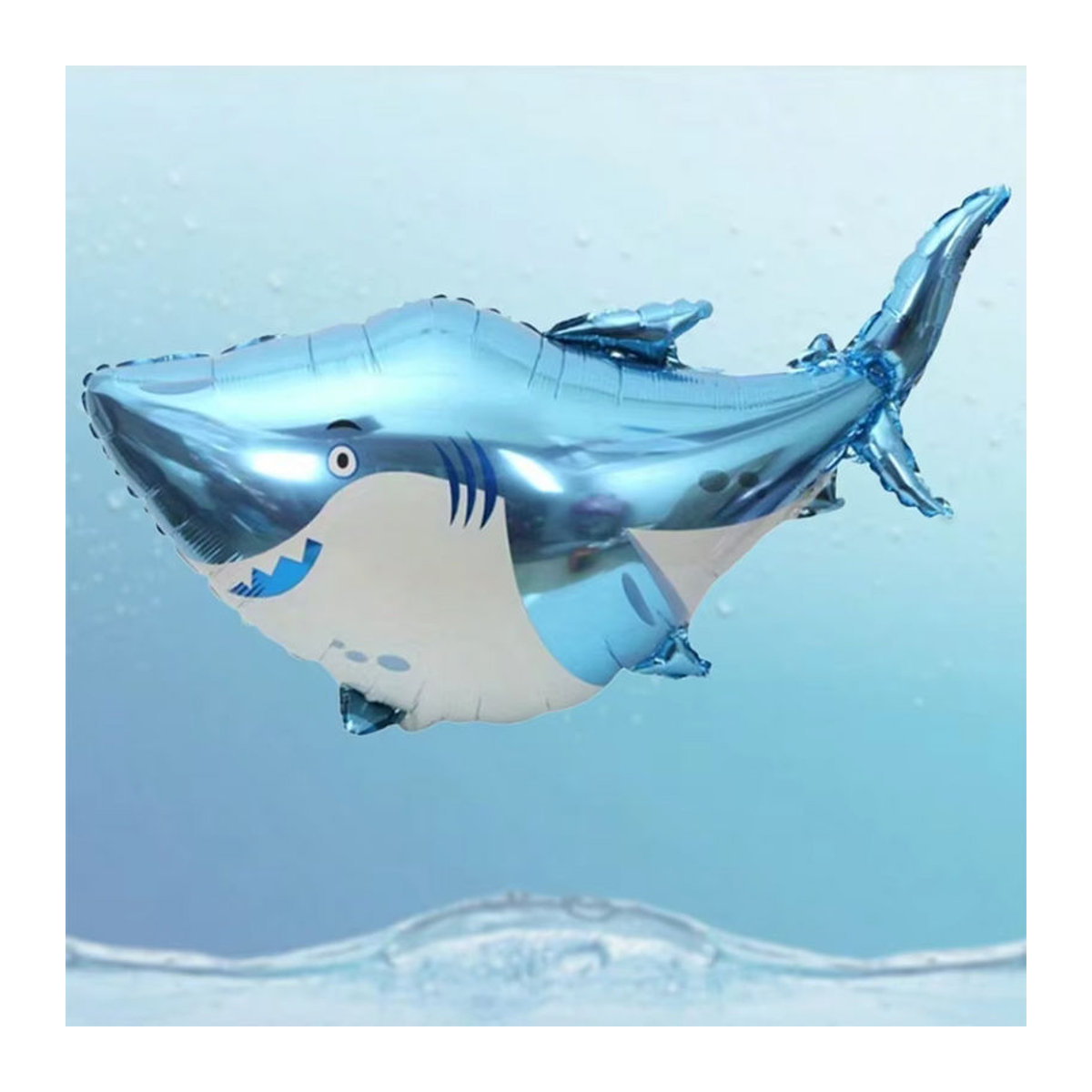 Blauer Aluminium-Folienballon mit Hai und Tintenfisch für deine maritime Geburtstagsdekoration - Bild 2