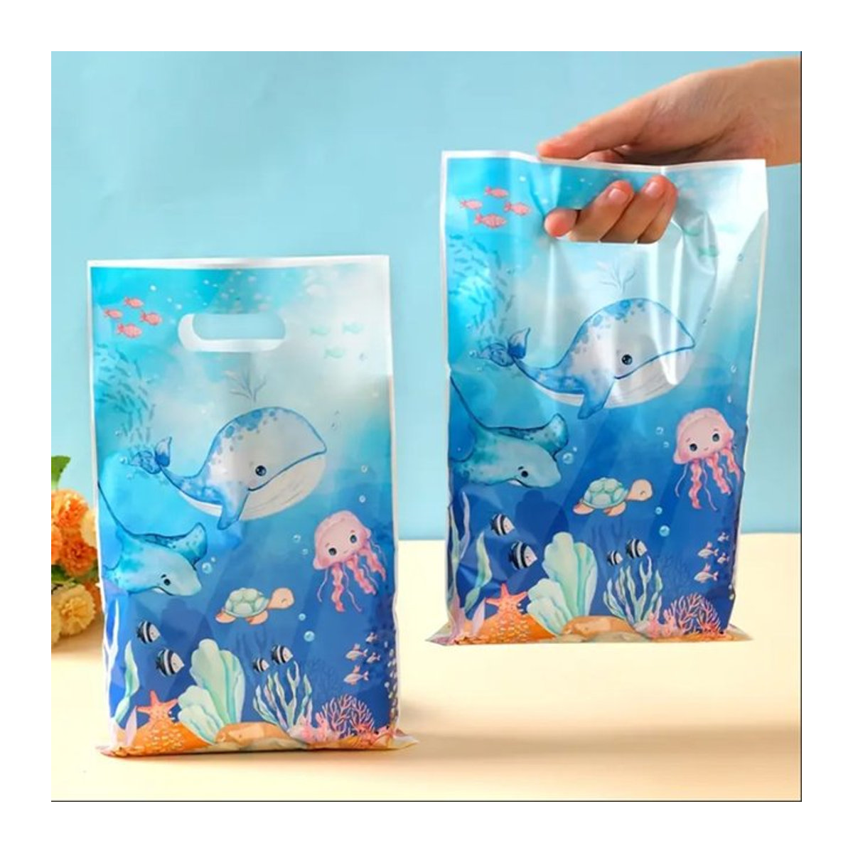 Blaues Unterwasser-Thema Geschenktüten aus Kunststoff für Kindergeburtstage und Babypartys im maritimen Design - Bild 1