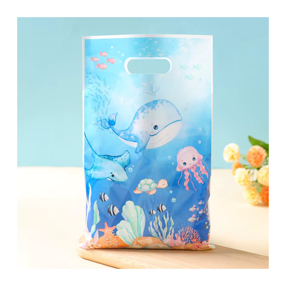 Blaues Unterwasser-Thema Geschenktüten aus Kunststoff für Kindergeburtstage und Babypartys im maritimen Design - Bild 2