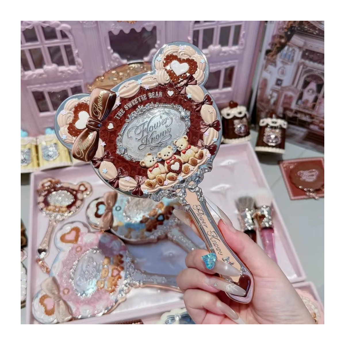 BLUME KNOWS Sweetie Bear Collection Make-up-Handspiegel aus Kunststoff in Mehrfarbig - Bild 3