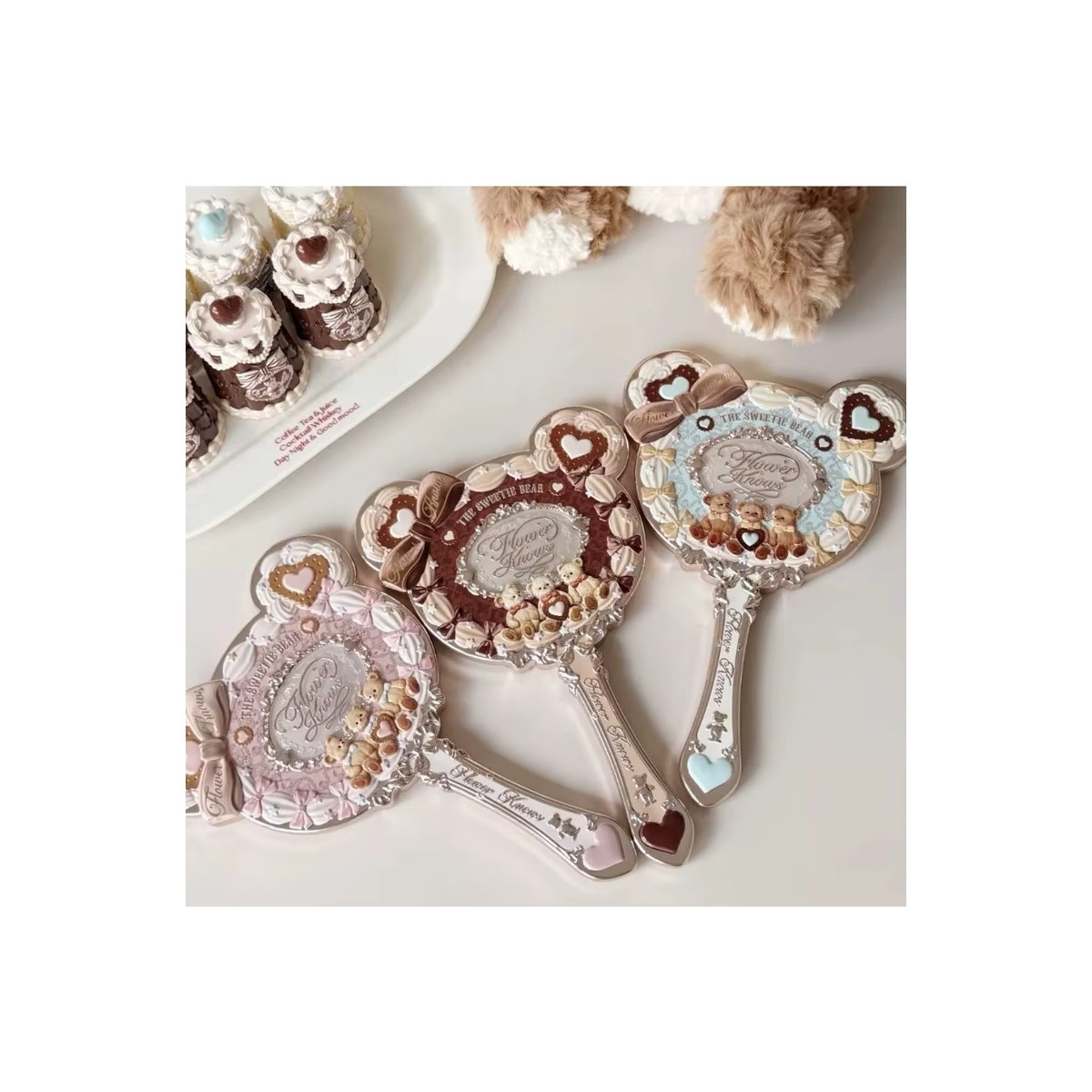 BLUME KNOWS Sweetie Bear Collection Make-up-Handspiegel aus Kunststoff in Mehrfarbig - Bild 4