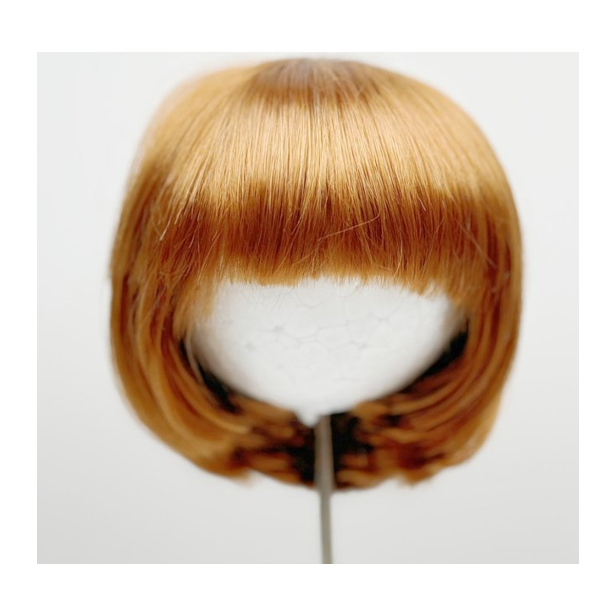 BOBO Puppenperücke JD256 mit kurzem BOBO Cut aus synthetischem Mohair in Blond oder Braun - Bild 1