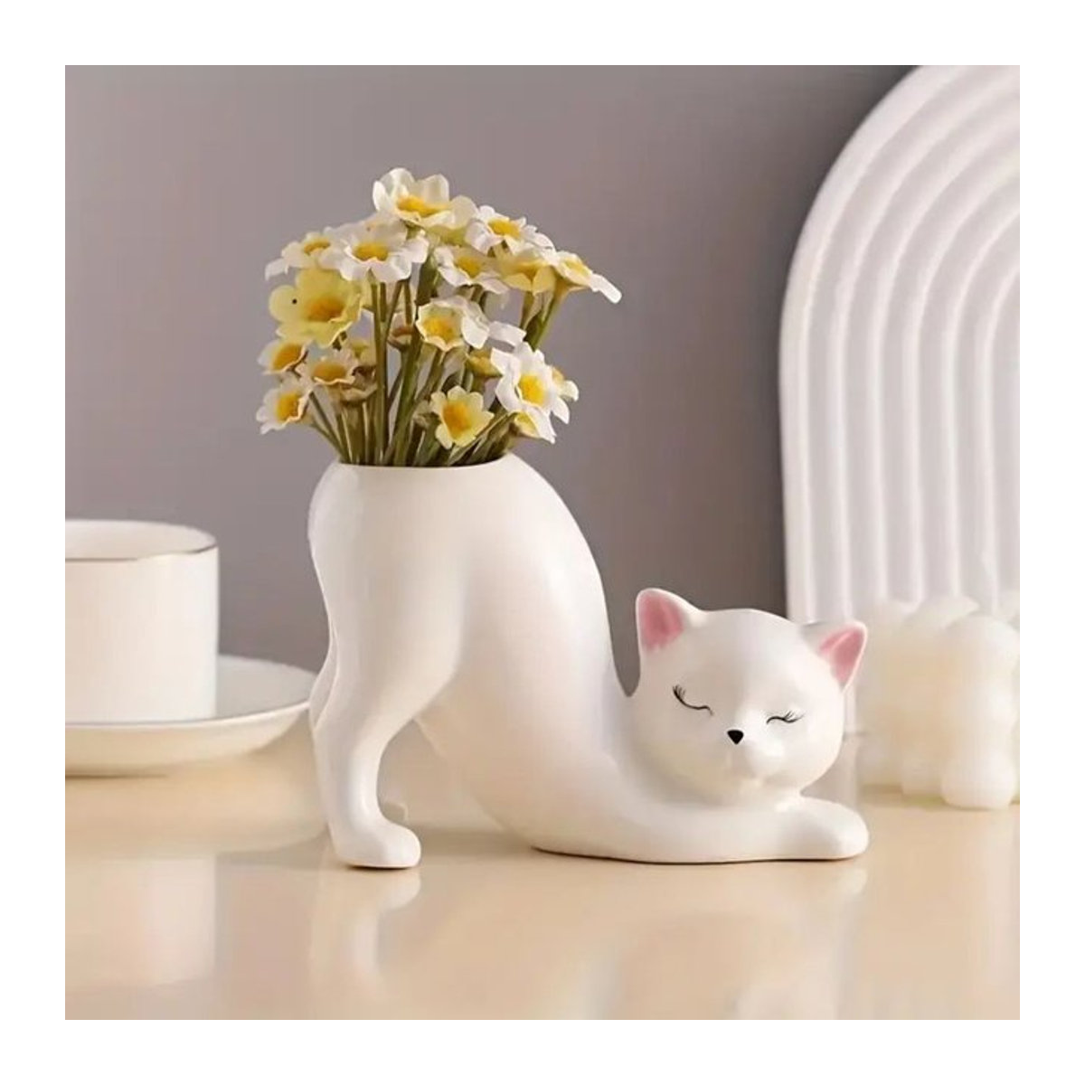 Bohemian-Style Blumentopf aus weißem Kunstharz mit schlafendem Katzenmotiv - Bild 1