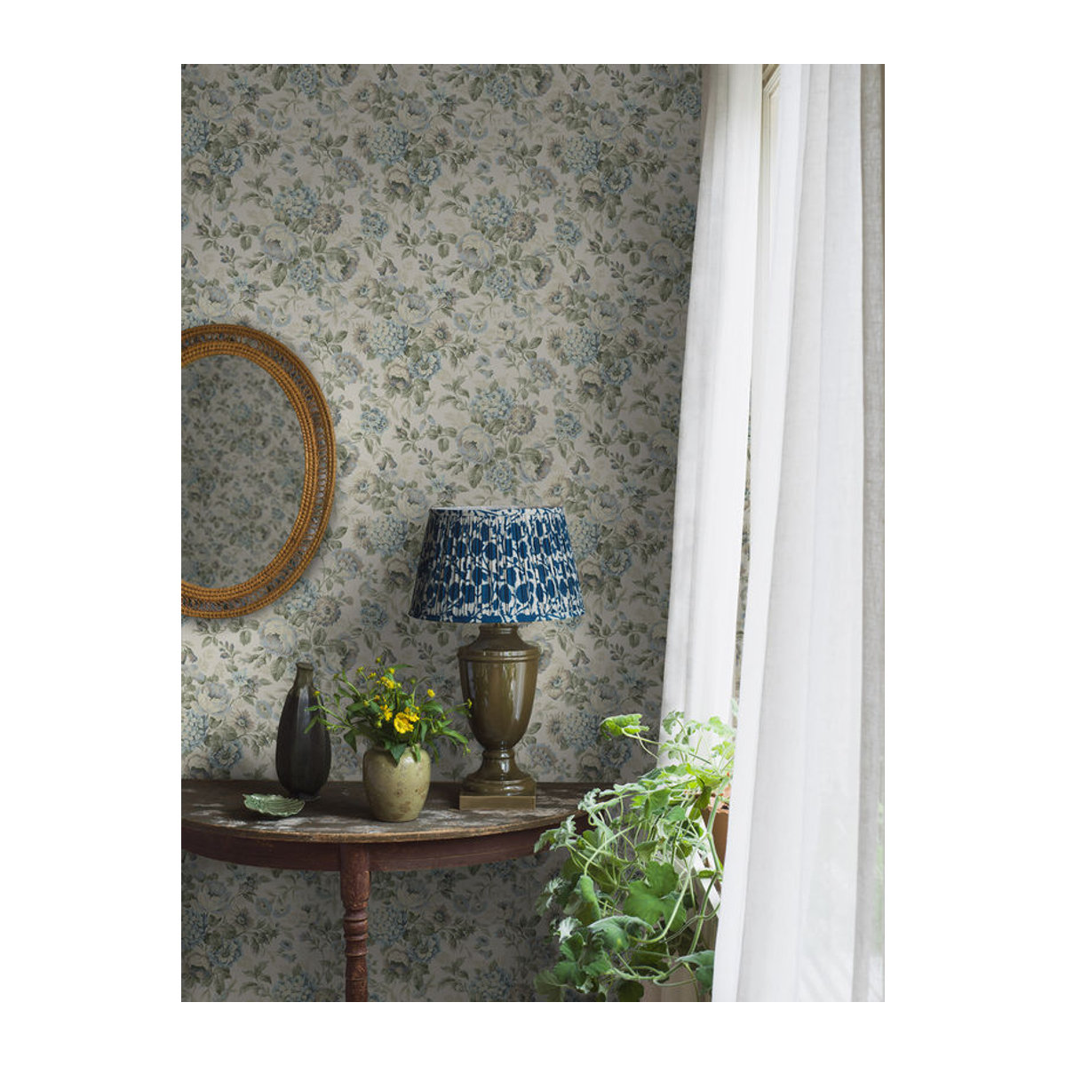 BoråsTapeter Wallpaper Hortensia 5726 Blumenmuster Blau Bunt aus Papier - Bild 2