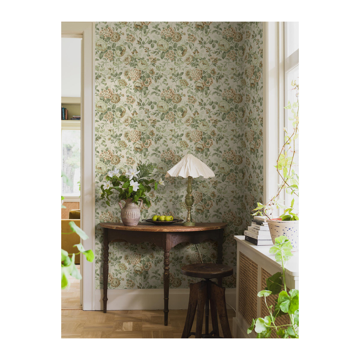 BoråsTapeter Wallpaper Hortensia 5727 Blumenmuster in Grün und Bunt aus Papier - Bild 2
