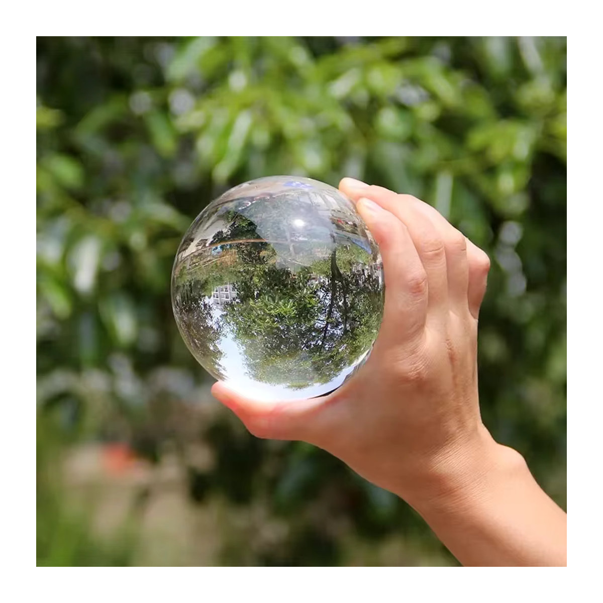 BOTG Kristallkugel aus Glas mit Standfuß in Transparent, geometrische Dekofigur für Feng Shui und Heimdekoration - Bild 2