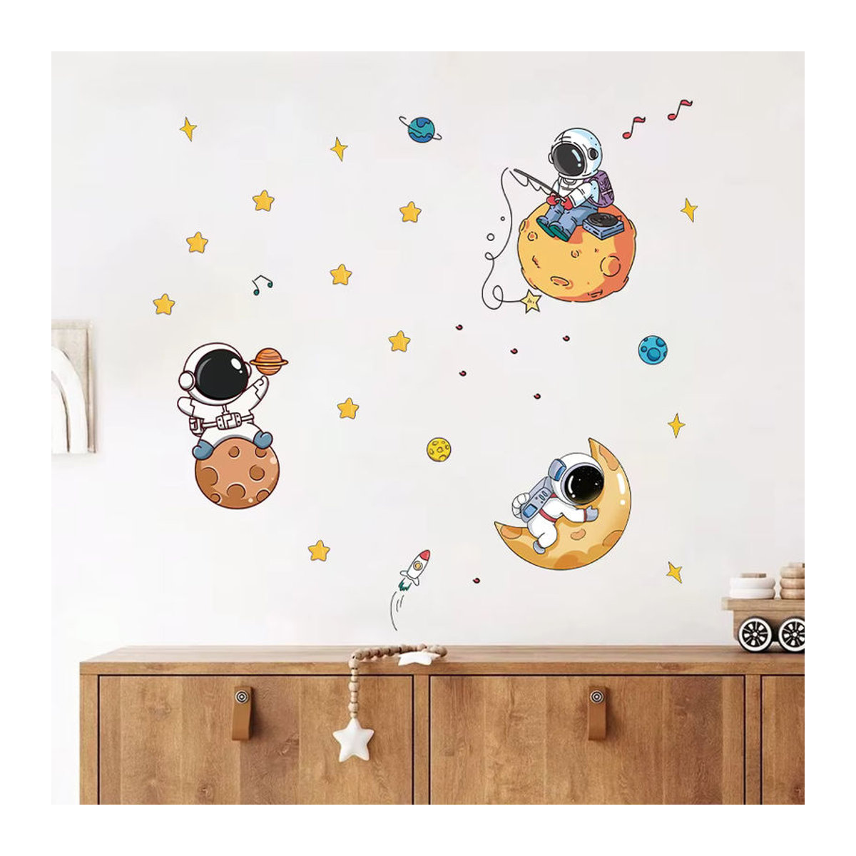 BRUP Selbstklebende Astronauten-Wandaufkleber mit Sternen im Weltraumdesign, mehrfarbig, leuchtend im Dunkeln für Kinderzimmer und Schlafzimmer - Bild 3