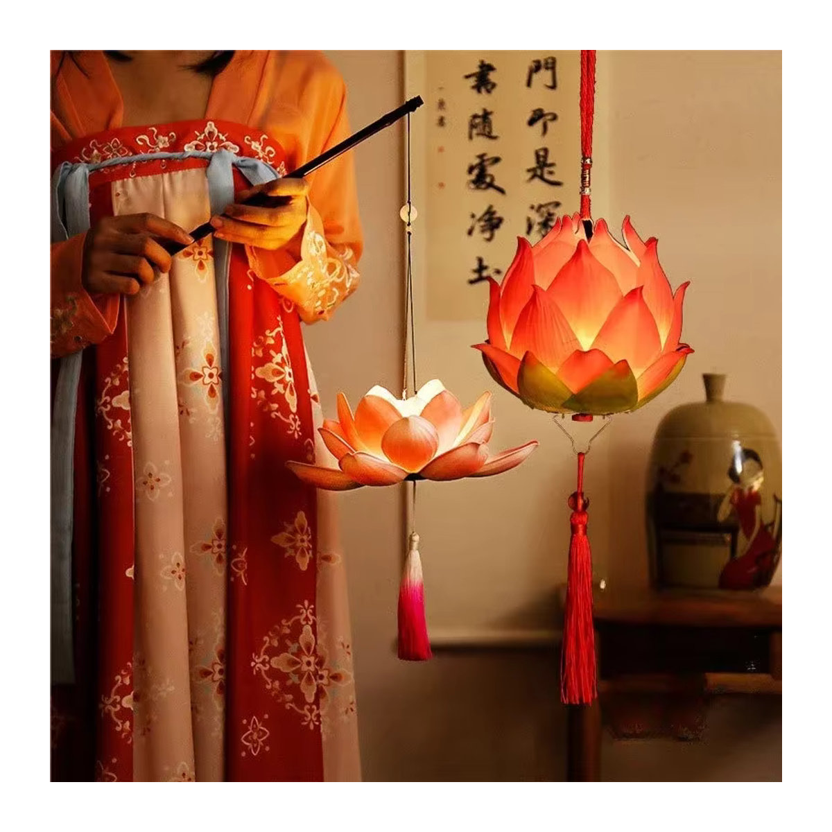 Bunte Lotus Laterne als handliche Leuchtdekoration für das Mid-Autumn Festival - Bild 4