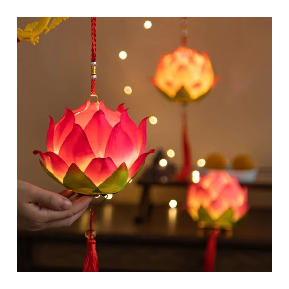 Bunte Lotus Laterne als handliche Leuchtdekoration für das Mid-Autumn Festival - Bild 5