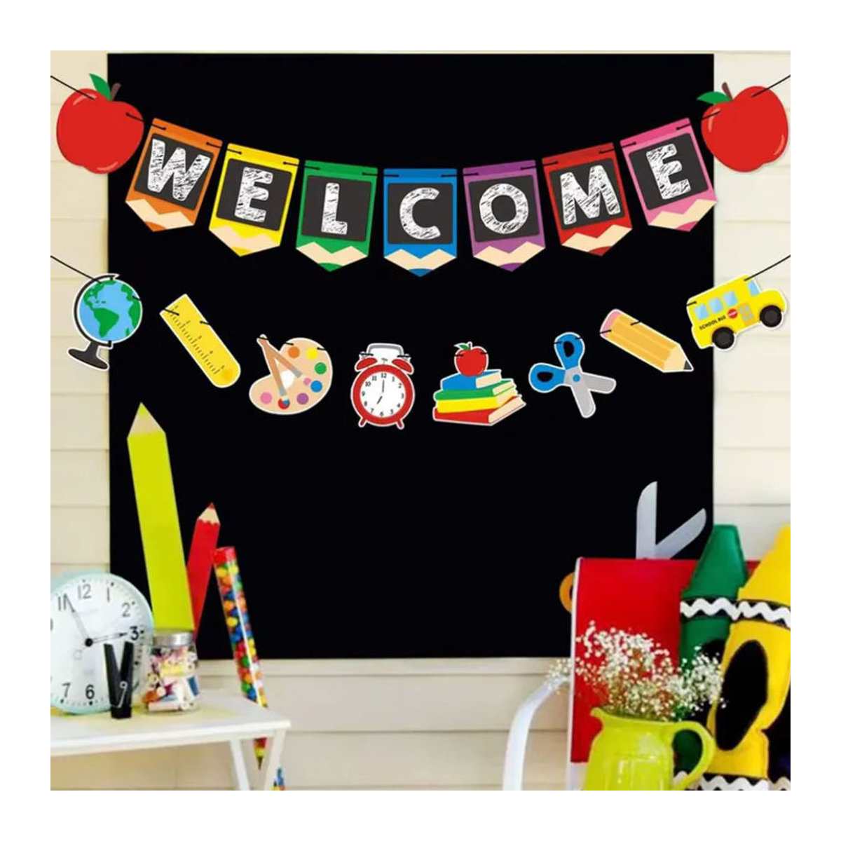 Buntes Back to School Banner mit Blumen und Buchstaben als hängende Papier-Dekoration für den Schulanfang - Bild 2