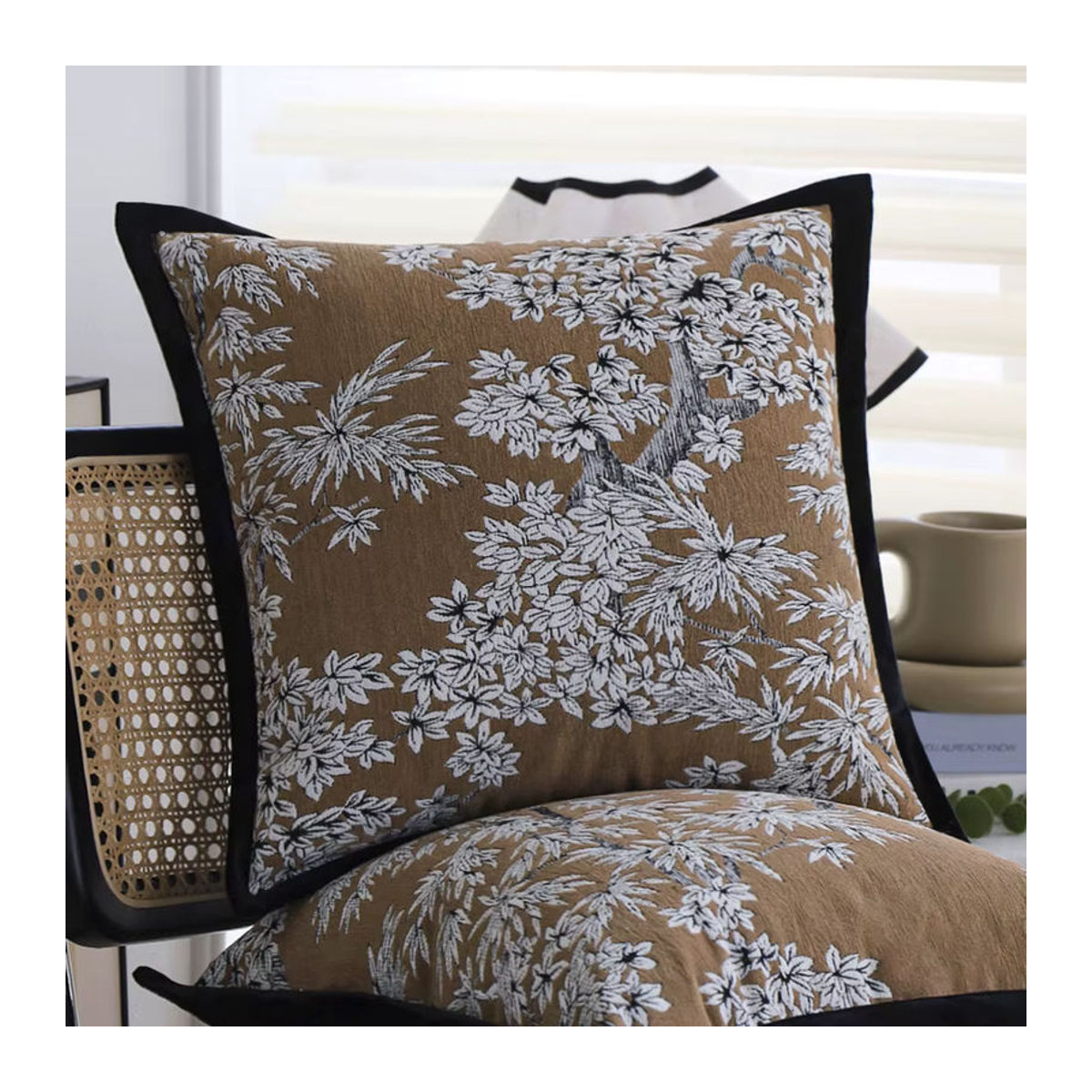 CANIRICA Blumen-Kissenbezug in Braun mit Vintage-Jacquard-Design, B/B: 45,7 x 45,7 cm - Bild 4