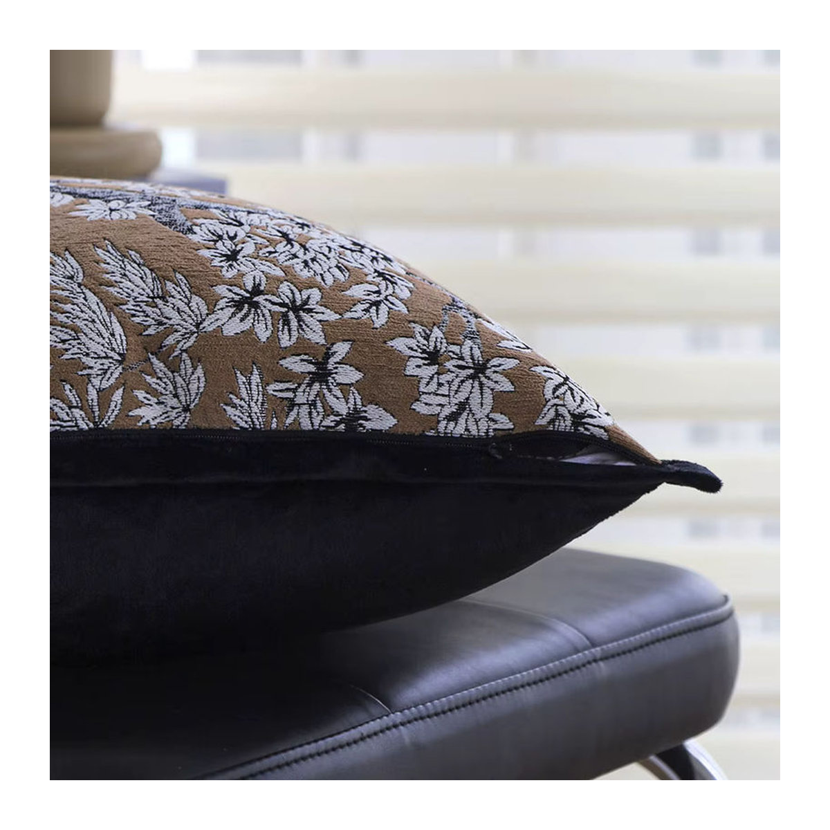 CANIRICA Blumen-Kissenbezug in Braun mit Vintage-Jacquard-Design, B/B: 45,7 x 45,7 cm - Bild 5