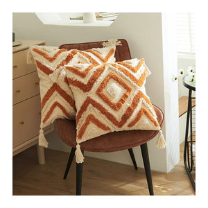 CANIRICA Kissenbezug aus Baumwolle mit geometrischem Design und Quasten in Orange