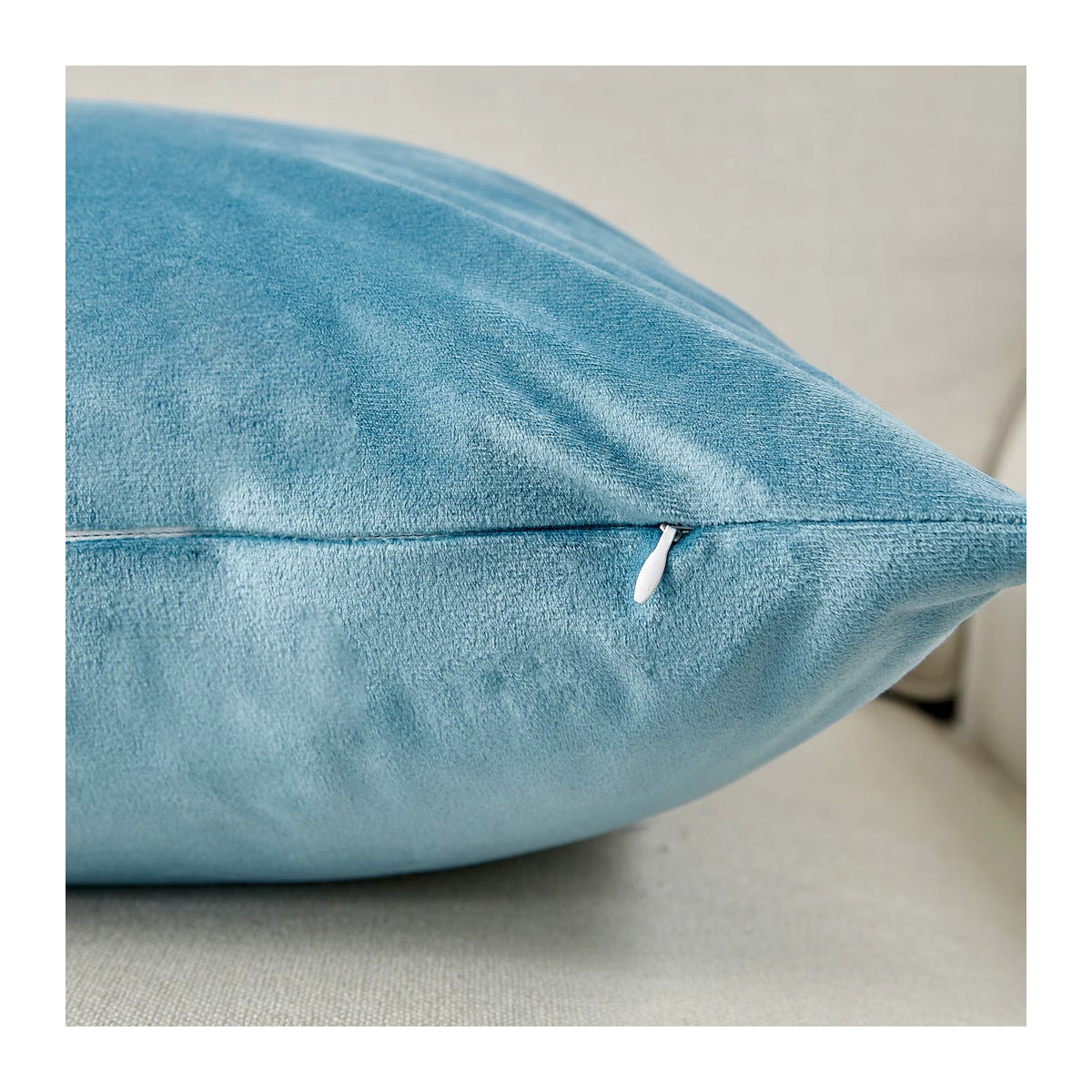 CANIRICA Kissenbezug aus Samt in Himmelblau im nordischen Stil für dein Sofa - Bild 5