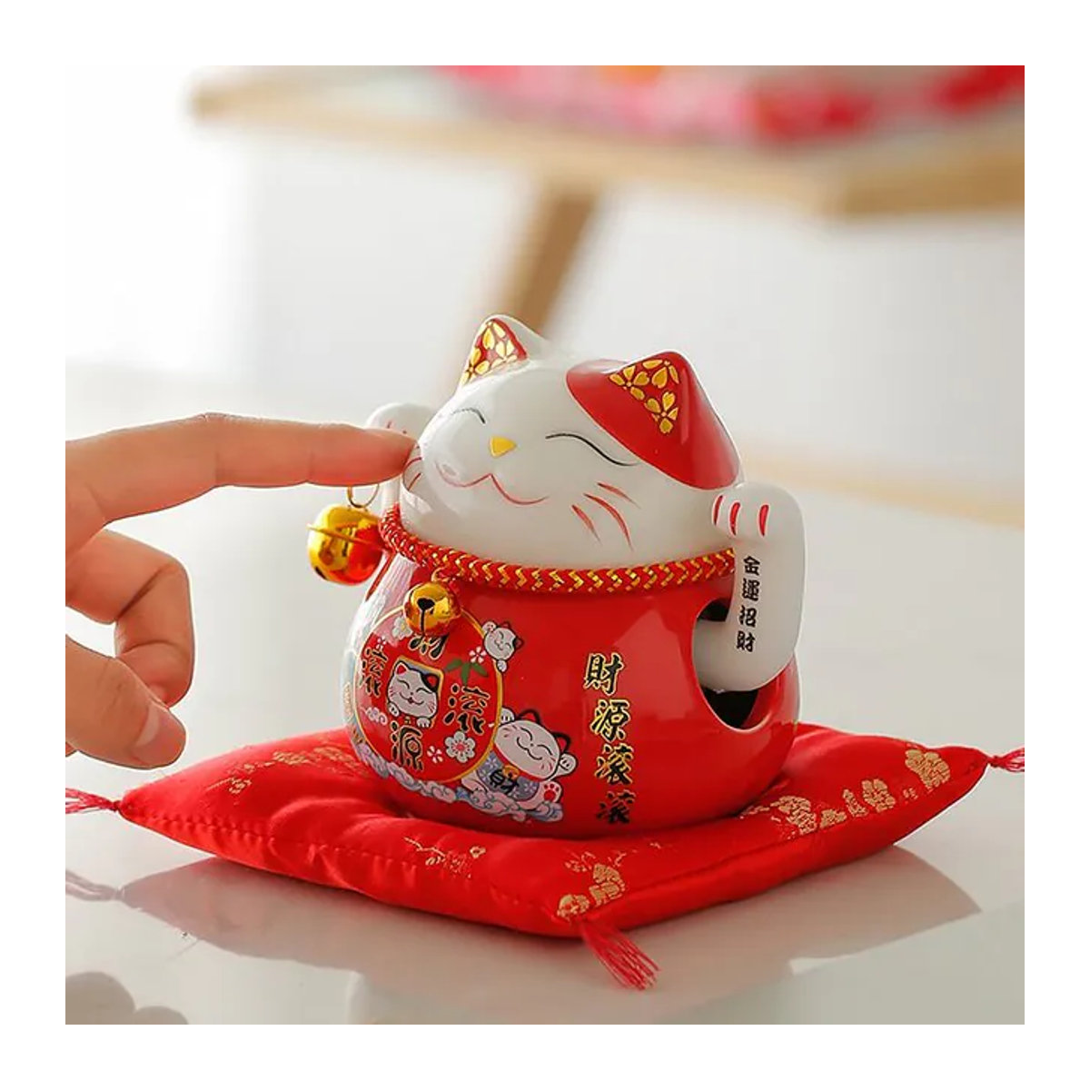 Cerakorie Maneki Neko Glückskatze aus Keramik mit winkendem Arm in Blau und Rot, 11,43 cm Höhe - Bild 1