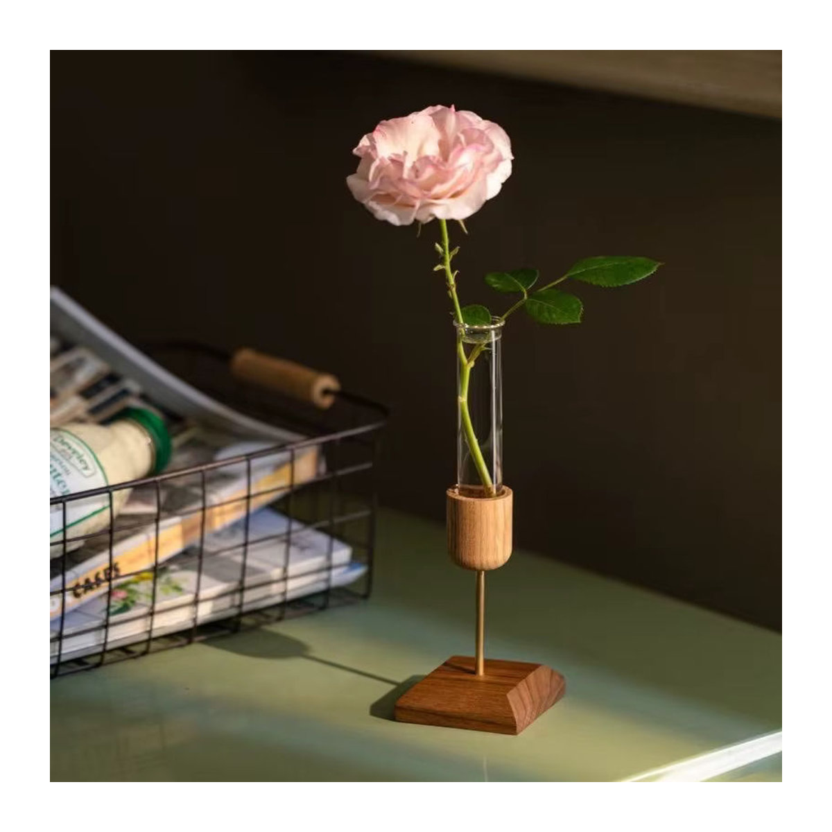 CH CACILLO Dekorative Holz-Vase mit transparentem Glas für Schnittblumen in minimalistischem Design, Braun und Transparent - Bild 5