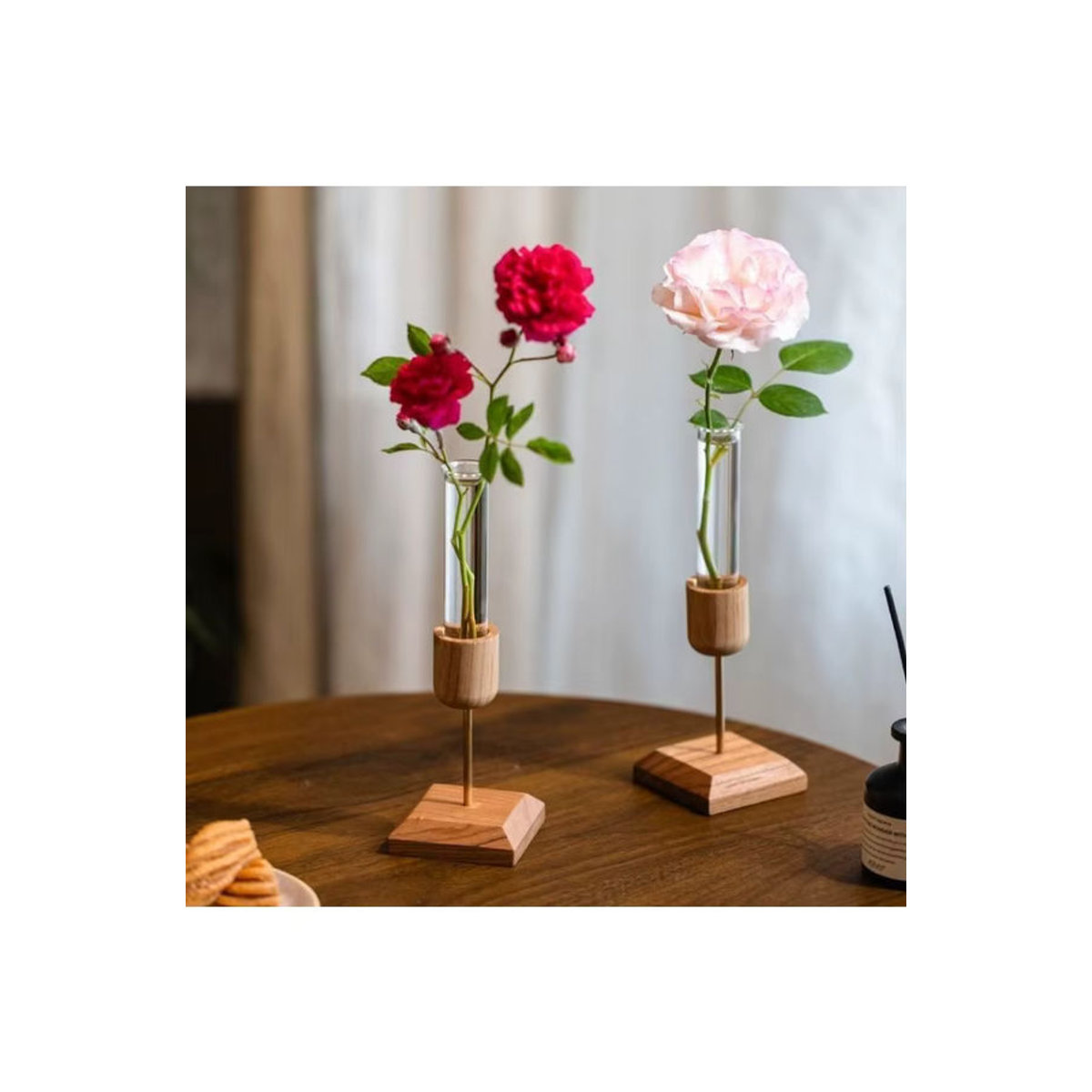 CH CACILLO Dekorative Holz-Vase mit transparentem Glas für Schnittblumen in minimalistischem Design, Braun und Transparent - Bild 6