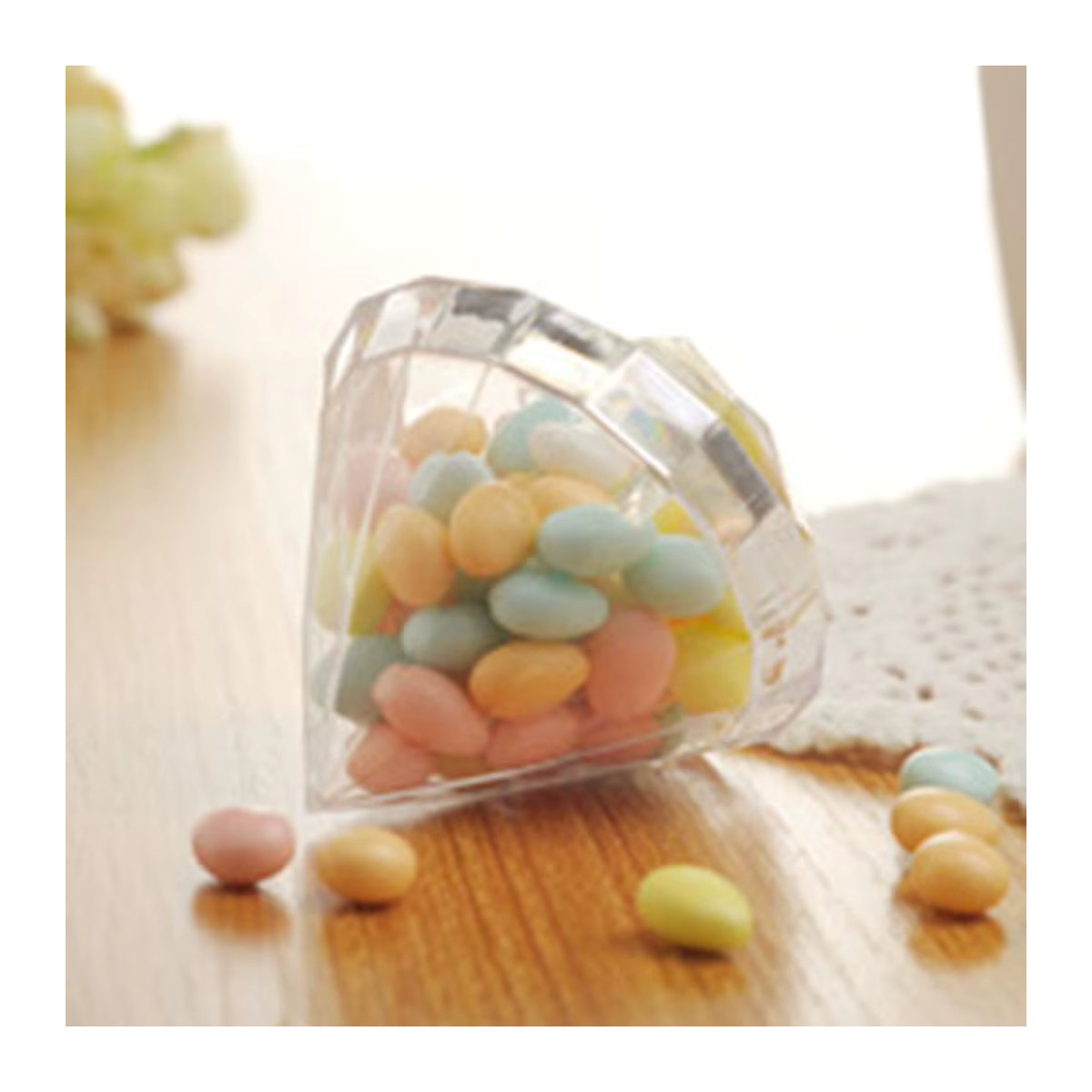 Charmante transparente Geschenkbox aus Kunststoff für Süßigkeiten und Partyzubehör, rechteckig, B/T/H: 28 x 15 x 8 cm - Bild 1