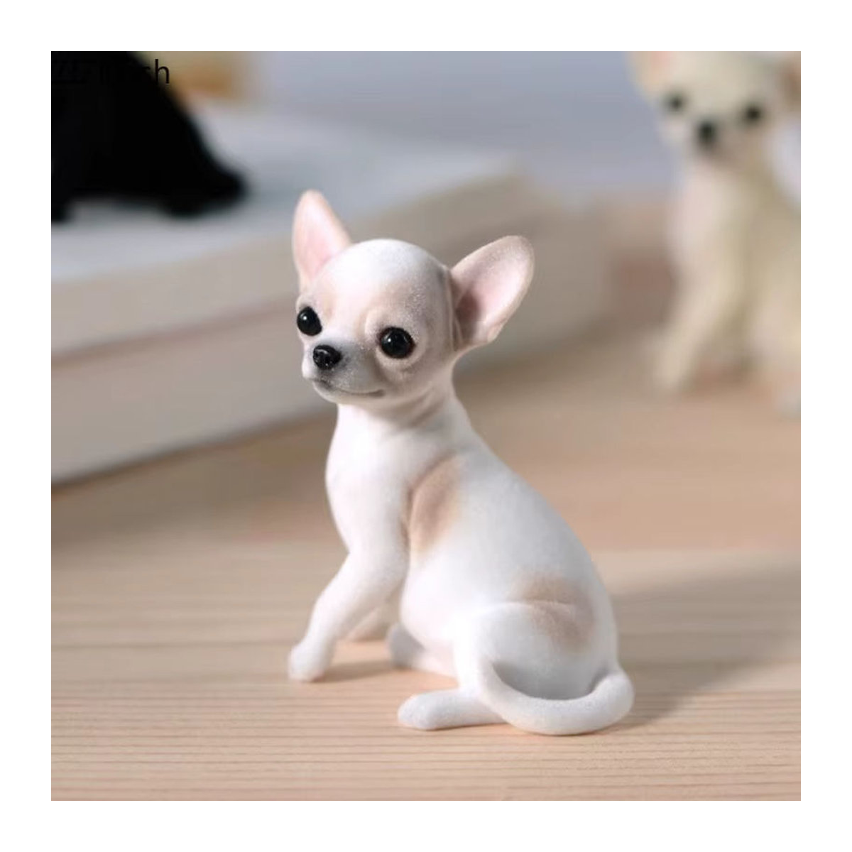 Chihuahua Tierfigur als Ornament aus Kunstharz in Schwarz und Mehrfarbig für deine Dekoration - Bild 4