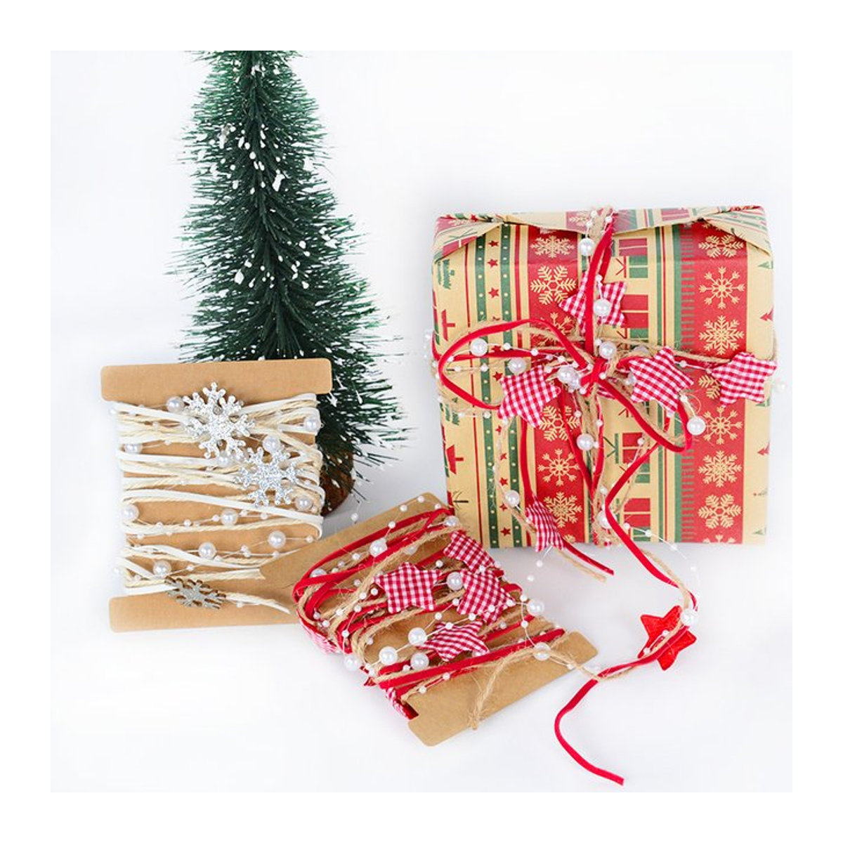 CHIXINHAPPY Silberne Schneeflocken und Sterne als Hängeornamente für Weihnachtsbaum und DIY-Dekoration aus Metall und Kunststoff - Bild 1