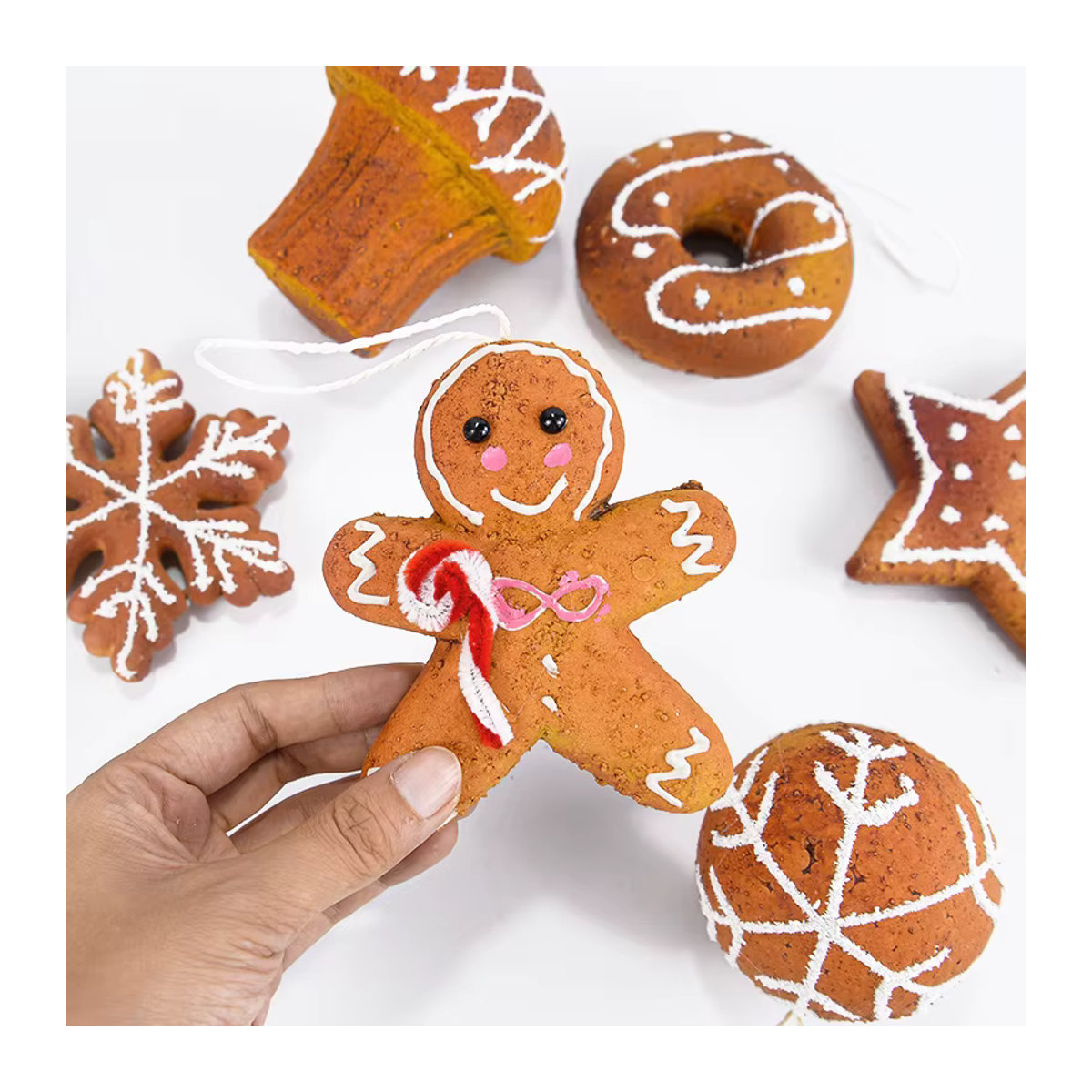 CHIXINHAPPY Weihnachtsbaumschmuck Set aus Kunstharz mit Keksen, Lebkuchenmann, Donuts und Schneeflocken in Mehrfarbig - Bild 3