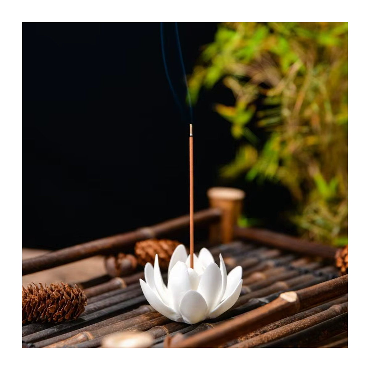Ciqcai Lotus Weihrauchhalter aus Keramik in Rosa und Weiß für Buddha-Hallen und zur Dekoration - Bild 3