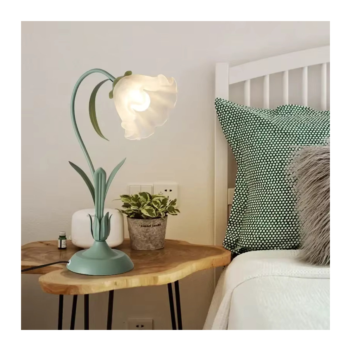 Claeted Nachttischlampe im französischen Landhausstil mit Blumen-Design aus Acryl in Beige und Grün - Bild 2