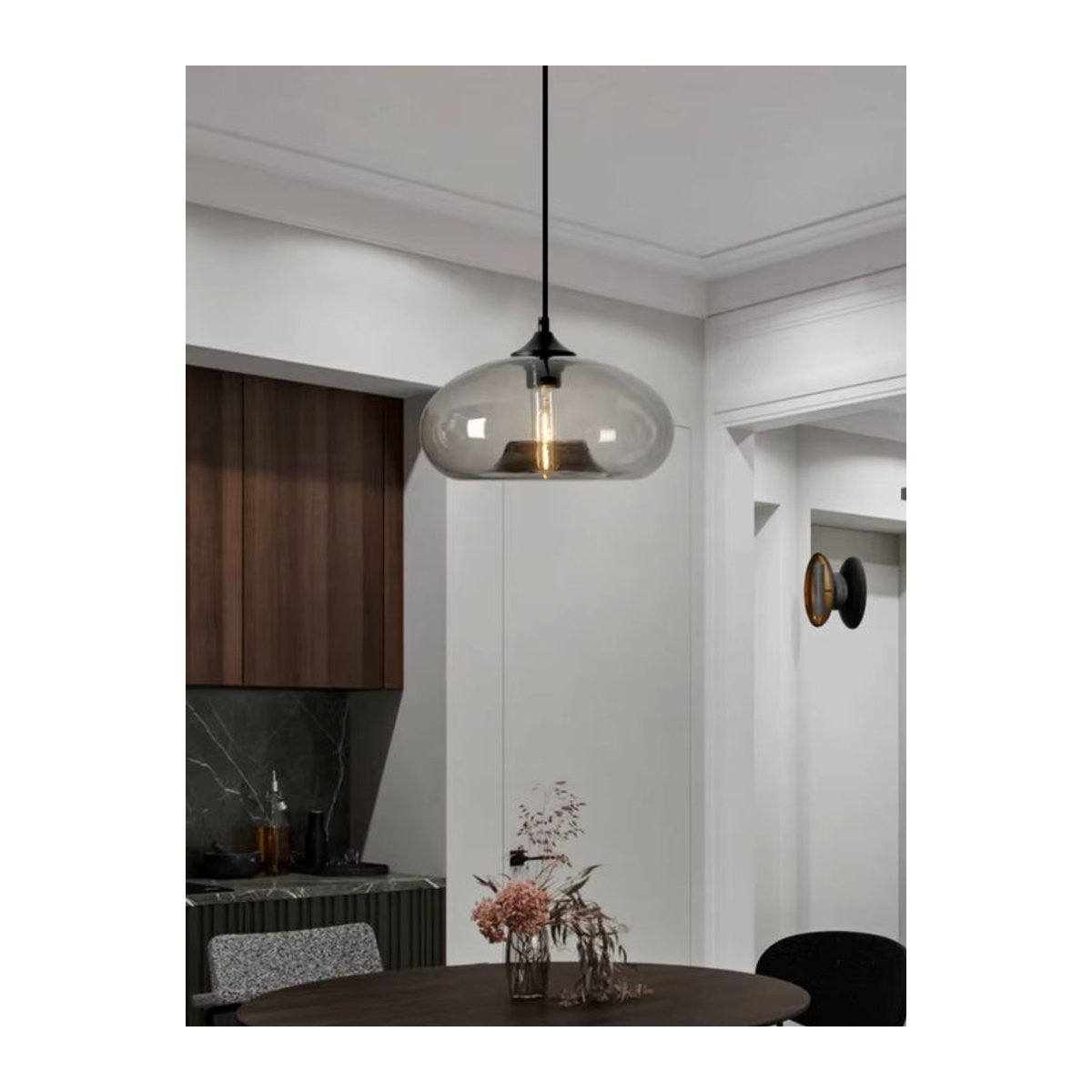 Claeted Pendelleuchte aus Glas in Schwarz im skandinavischen Design für Wohnküche und Restaurant - Bild 3