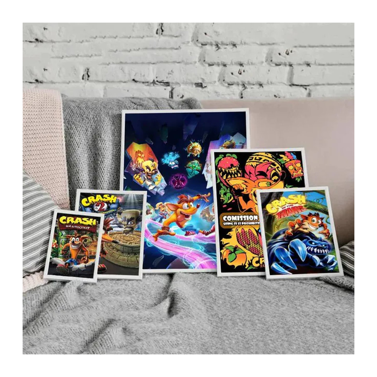 Crash Bandicoot Selbstklebendes Kunstposter aus Papier als DIY Wanddekoration in Weiß und Mehrfarbig - Bild 1
