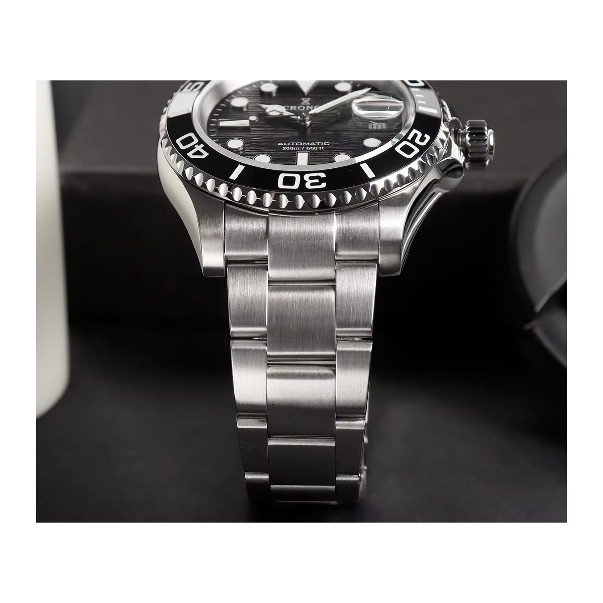 Cronos Sub Diver Herrenuhr aus Edelstahl in Schwarz mit Keramiklünette und 200 Meter Wasserdichtigkeit - Bild 4