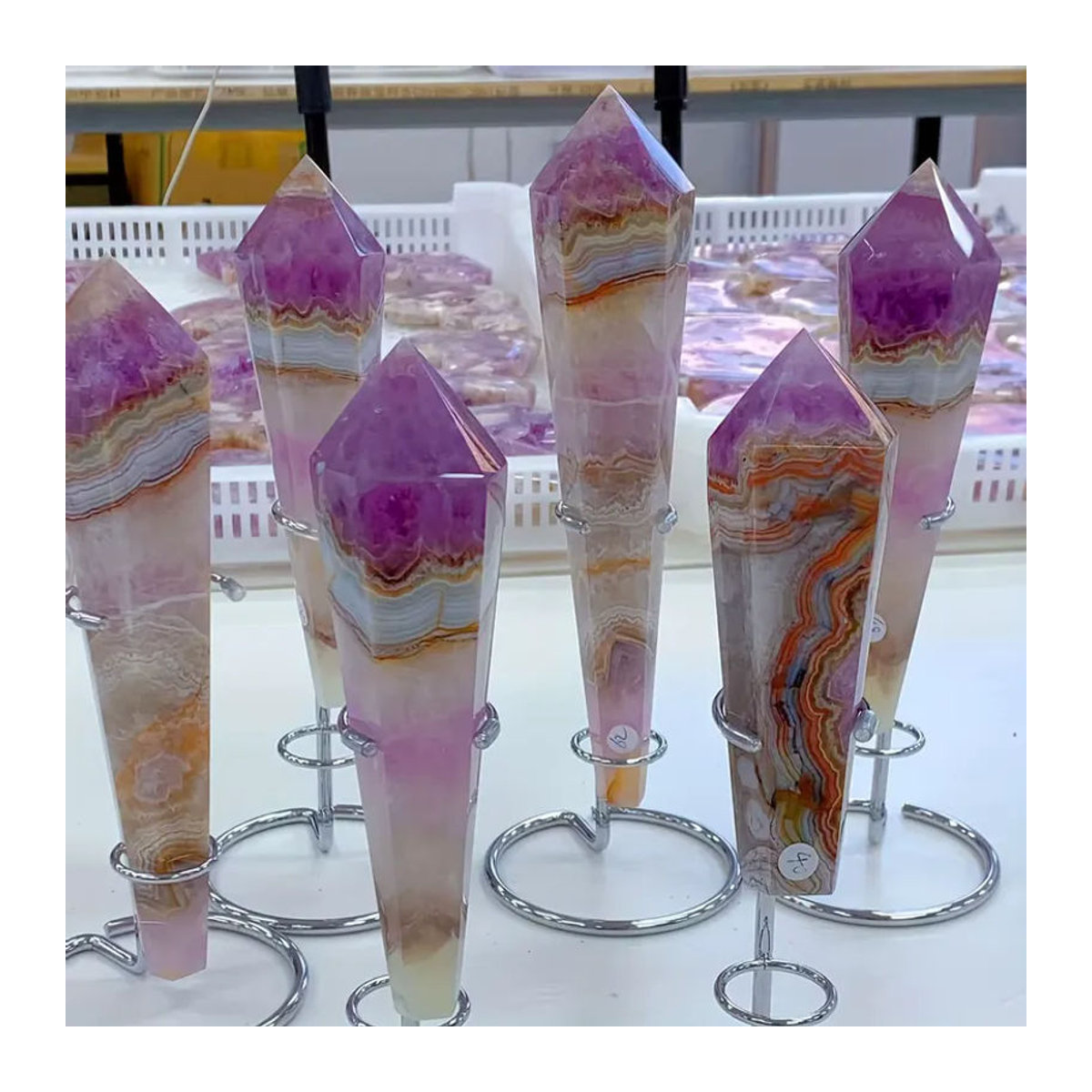 CrystalHola Amethyst-Spitzenachat-Stab in Lila mit Crazy Lace als abstrakte Dekoration, B/T/H: 12,5 x 12,5 x 12,5 cm - Bild 3