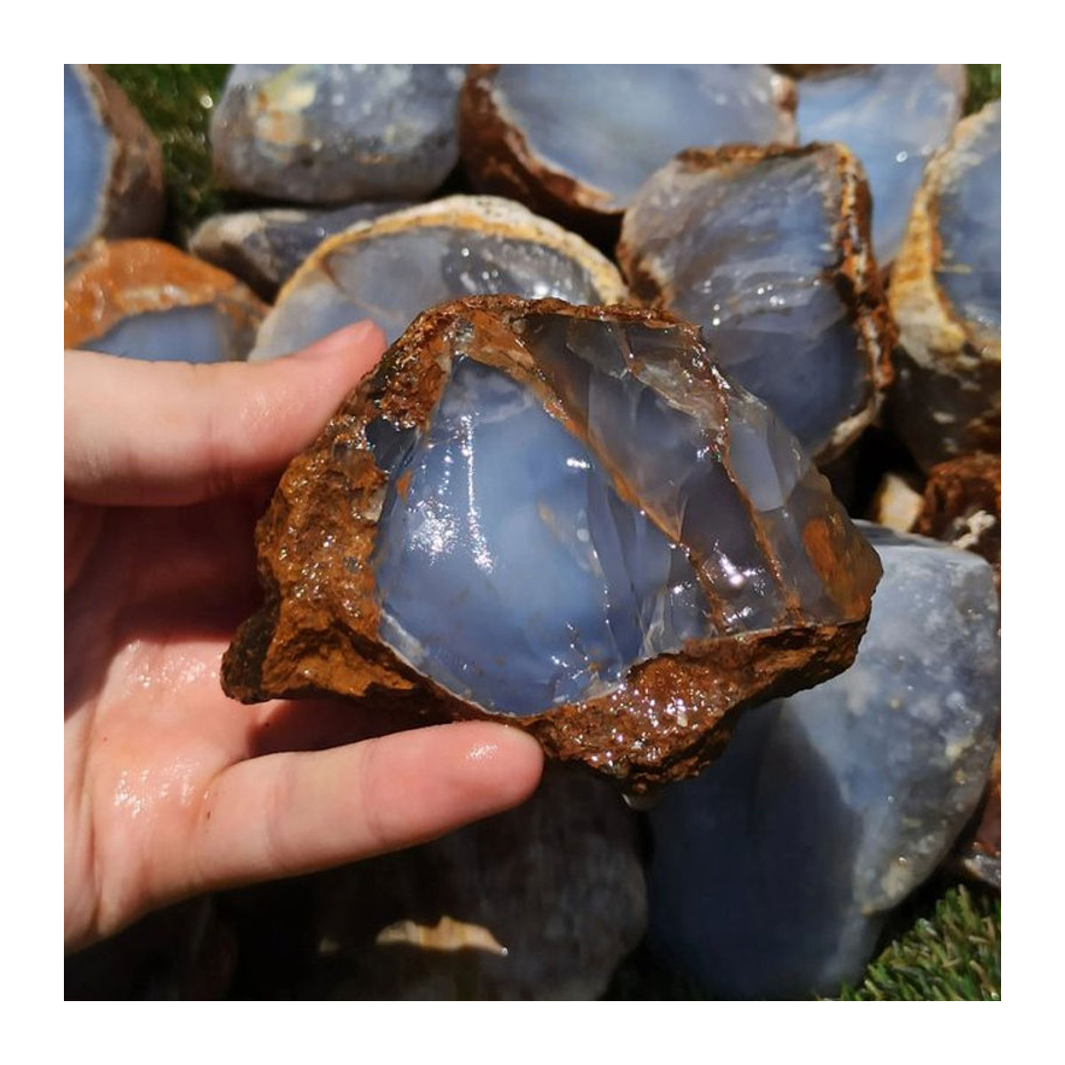 CrystalHola Chalcedon Rohstein in Blau als Dekorationsobjekt - Bild 1
