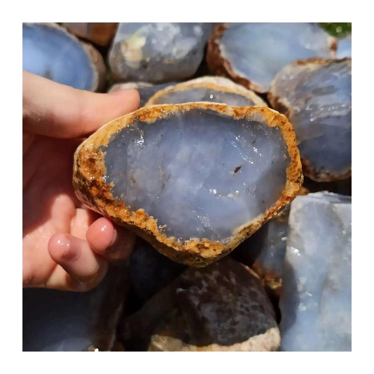 CrystalHola Chalcedon Rohstein in Blau als Dekorationsobjekt - Bild 3