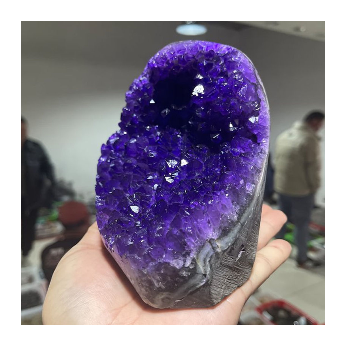 CrystalHola Geode-Quarz-Cluster in Lila, natürlicher Kristallspitzen-Stab mit unregelmäßiger Form als Dekoration - Bild 1