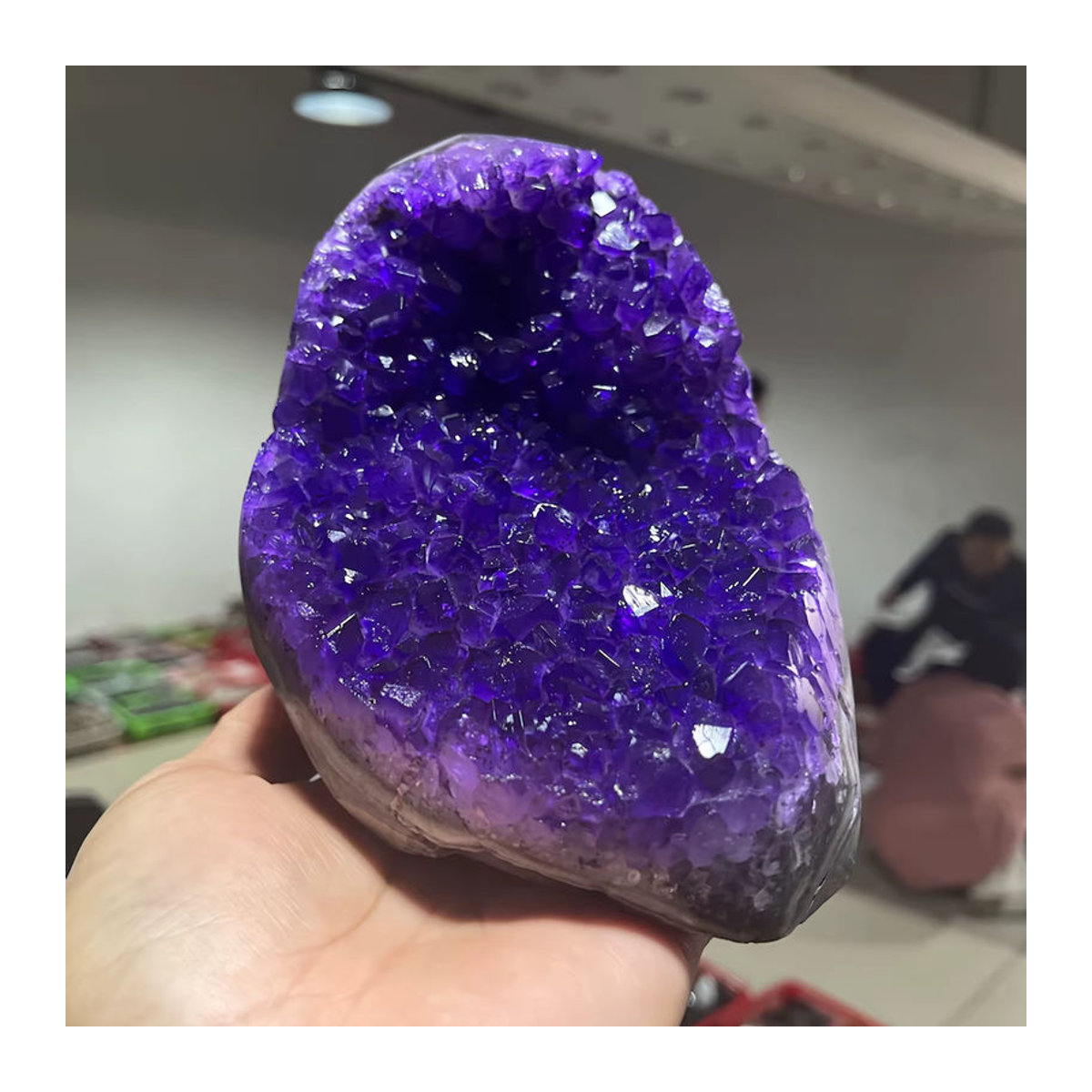 CrystalHola Geode-Quarz-Cluster in Lila, natürlicher Kristallspitzen-Stab mit unregelmäßiger Form als Dekoration - Bild 2
