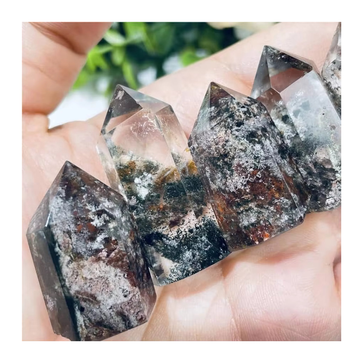CrystalHola Grüner Geisterstein in Säulenform, Handgeschnitzter natürlicher Stein in Grün und Mehrfarbig, Abstraktes geometrisches Wohndekor - Bild 2