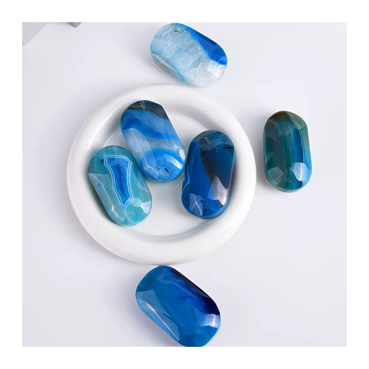 CrystalHola Handpolierter Spitzenachat-Stein in Blau, oval und abstrakt als Dekoration - Bild 3